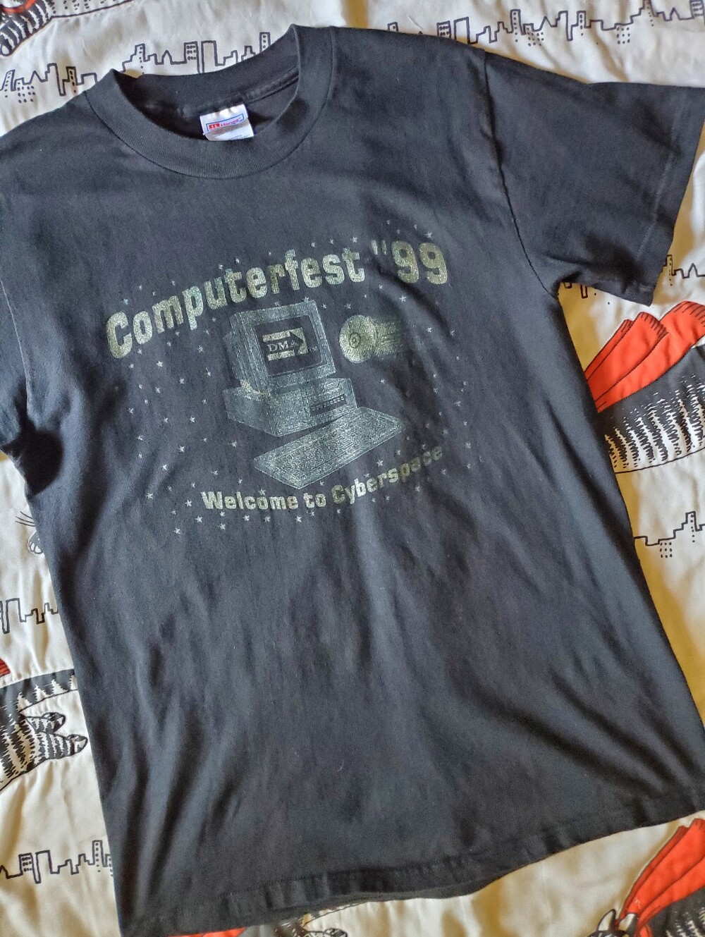Vintage Y2K Computer Fest Graphic Novelty Tshirt, Medium